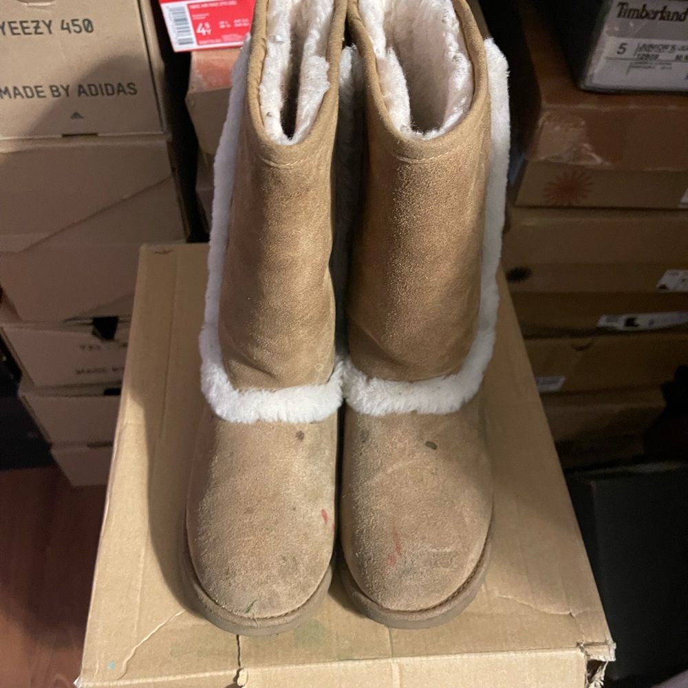 Tan Fur trimmed Ugg Boots